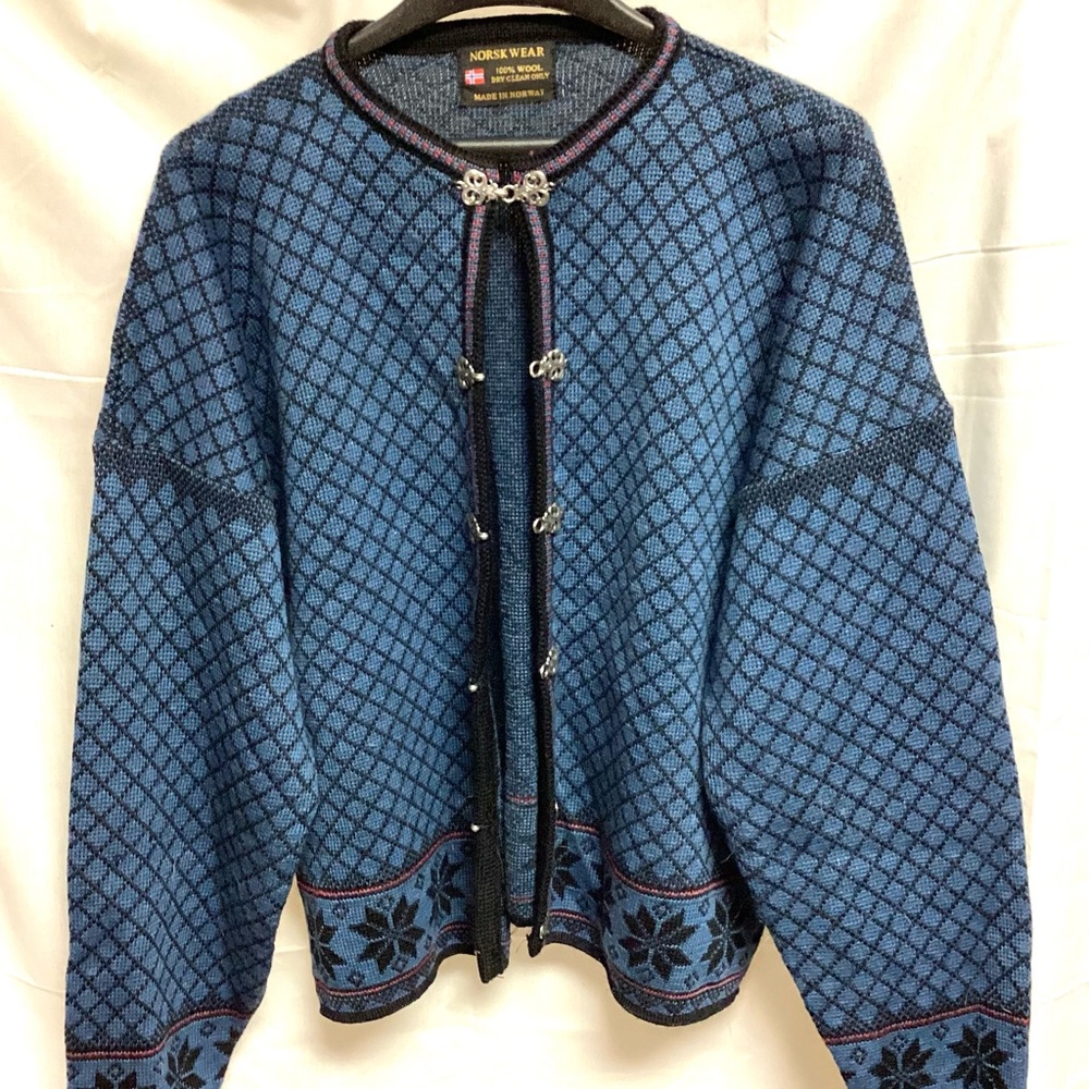 Women’s wool sweater